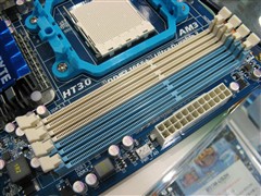 10相供电+全固态0.22uf 50v电容 技嘉770仅699元