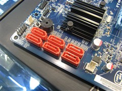 盈通飞刃A870X V1.1主板 
